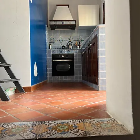 Fraleporte - Maqueda's Terrace Apartment