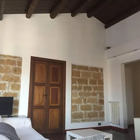 Fraleporte - Maqueda's Terrace Apartment